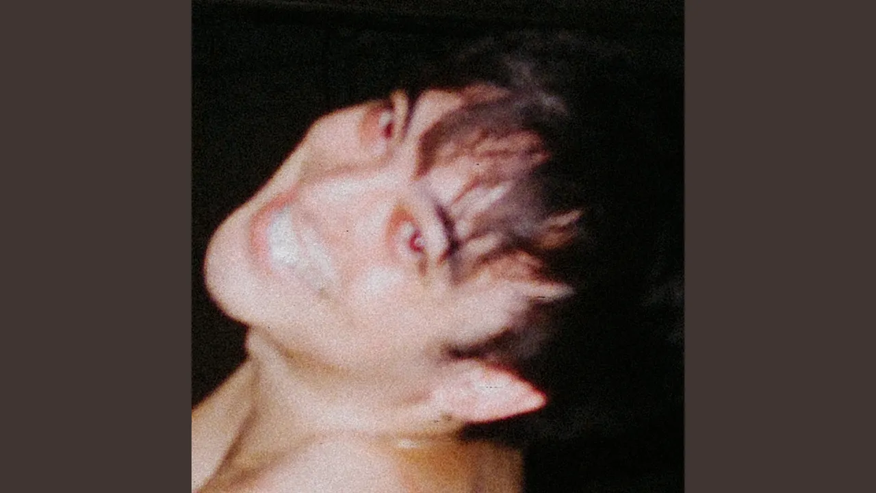 SLOW DANCING IN THE DARK background