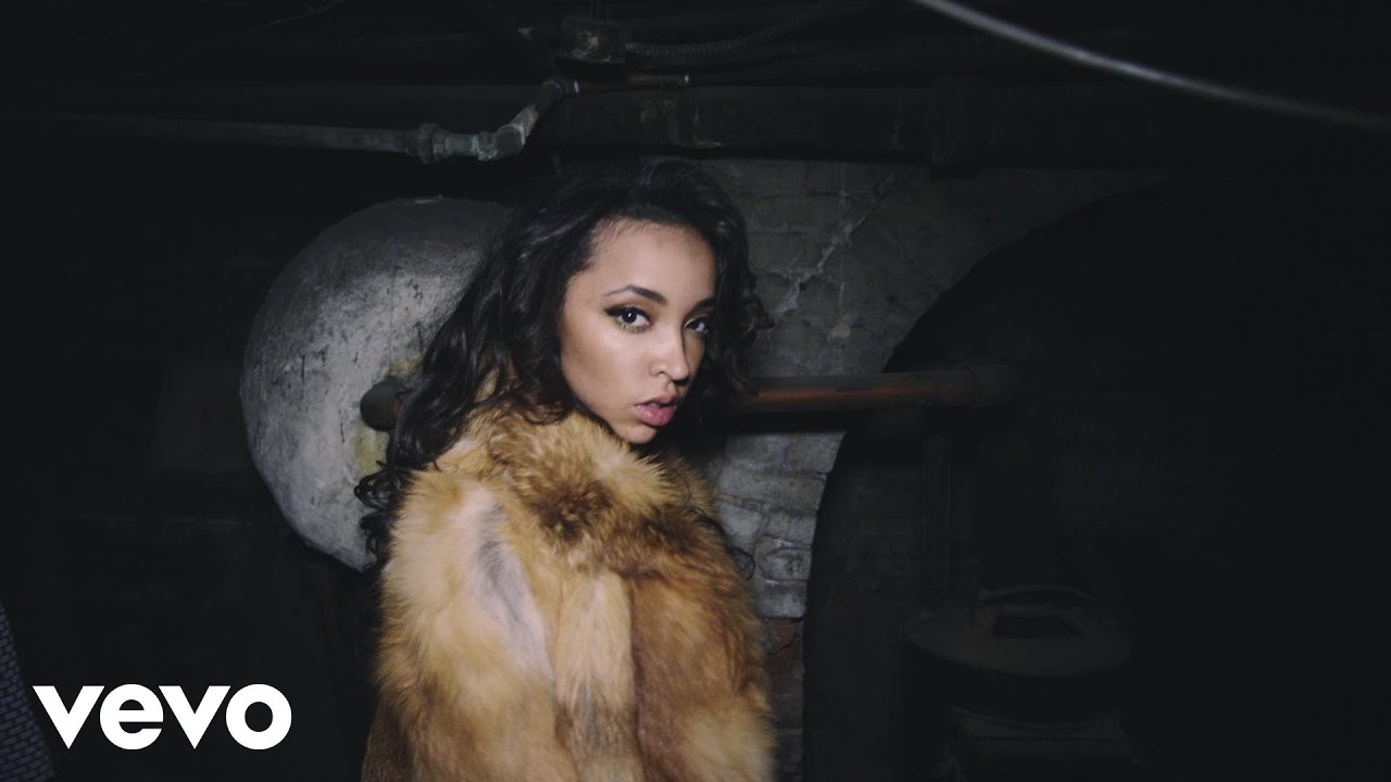 Tinashe - Party Favors (Explicit Version) background