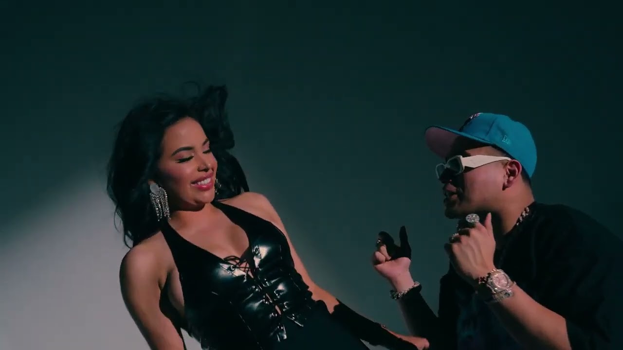 Calle 24 x Chino Pacas x Fuerza Regida - Que onda ( Video Oficial ) background