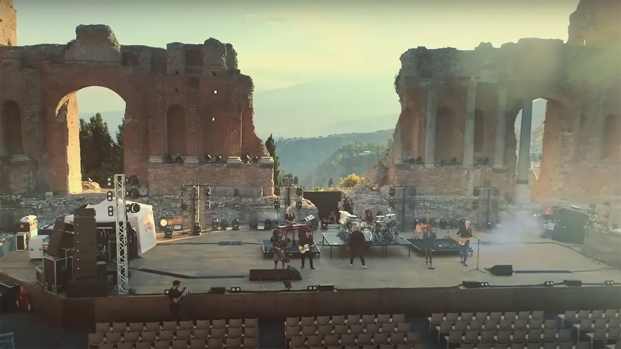Simple Minds - First You Jump (Official Video) background