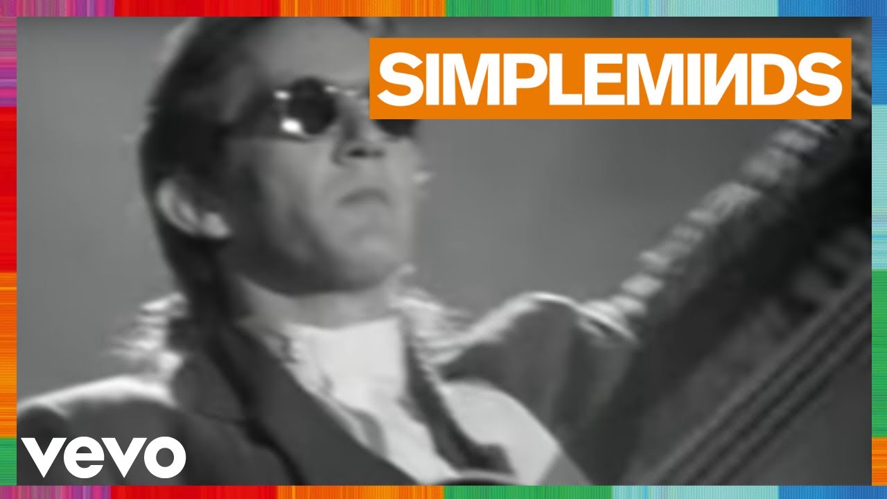 Simple Minds - Street Fighting Years (Live) background