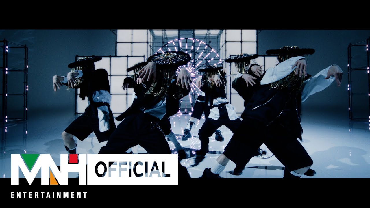 8TURN (에잇턴) 'TIC TAC' MV (Performance ver.) background