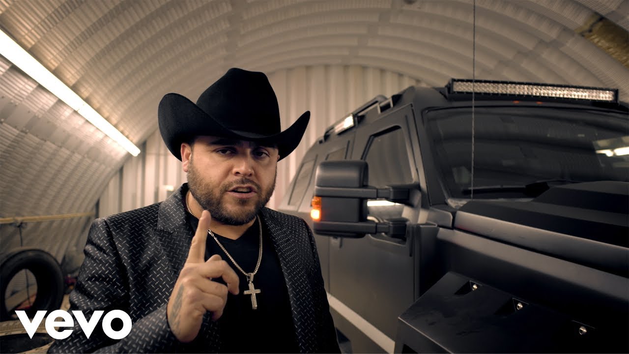 Gerardo Ortiz - Los Envidiosos (Official Video) background