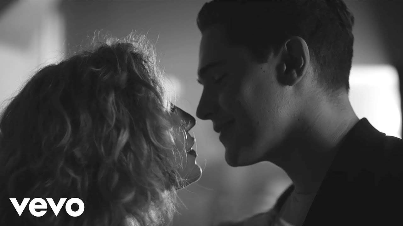 Her - Union (Official Music Video) background