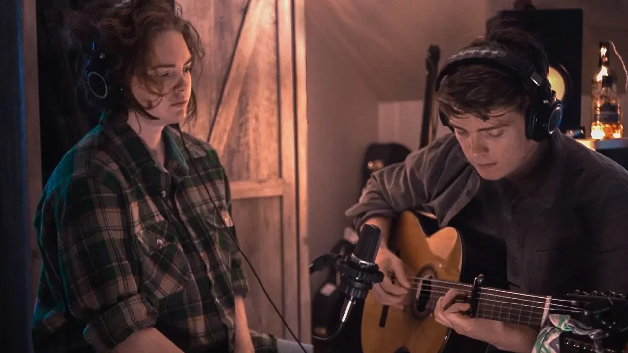 Fleetwood Mac - Landslide (Cover) with @SierraEagleson background