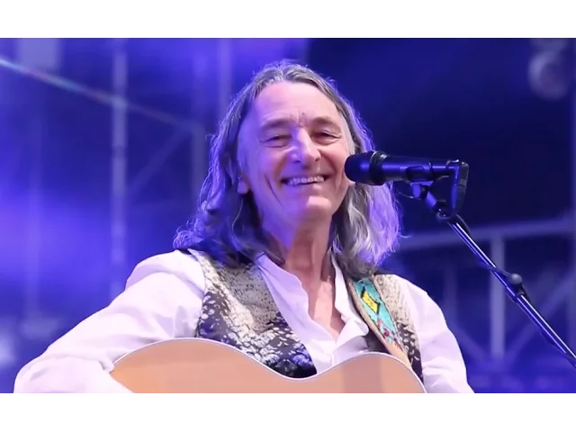 Roger Hodgson (Supertramp) Give a Little Bit - Smiling Gecko Charity background