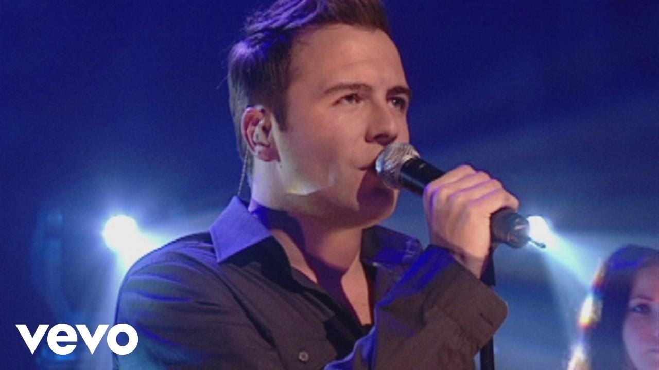 Westlife - Total Eclipse of the Heart (Live from Top of the Pops 2007) background