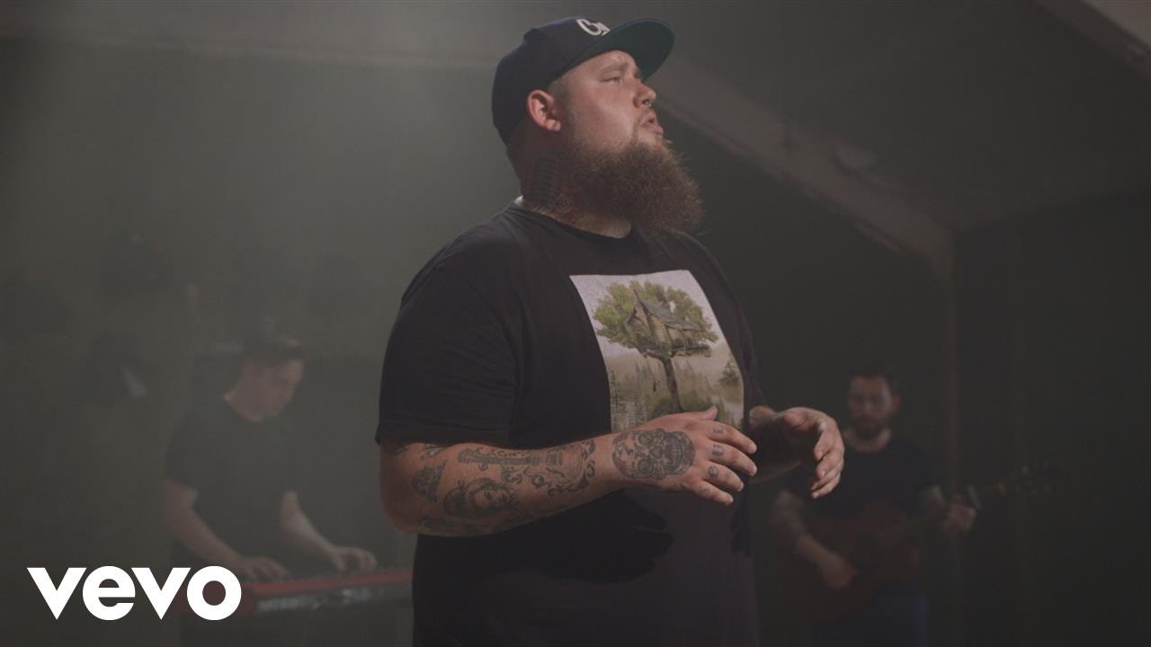 Rag'n'Bone Man - Bitter End (Mahogany Session) background