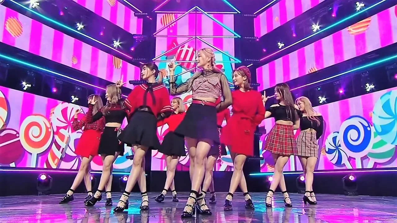 프로미스나인 / fromis_9 - LOVE BOMB 교차편집 Stage Mix background