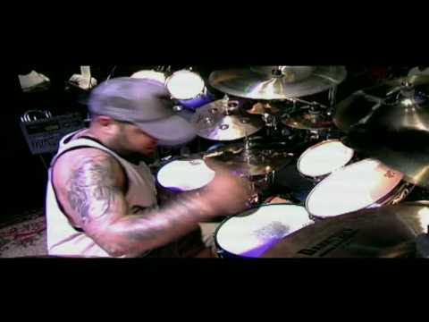 Limp Bizkit "Behind Blue Eyes" background