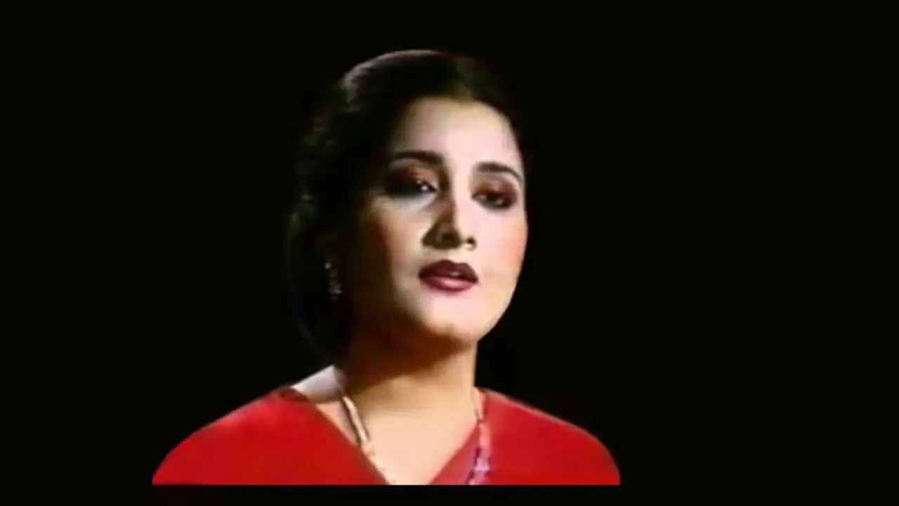 Kuch unki jafaon /// NAHID AKHTAR background