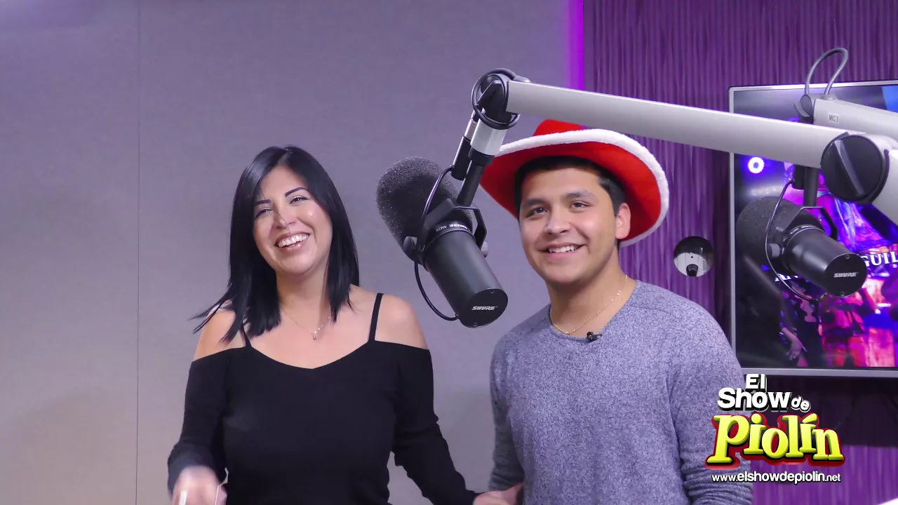 CHRISTIAN NODAL Y LOS HIJOS DE PEPE AGUILAR CANTAN JUNTOS EN EL SHOW DE EL PIOLIN background