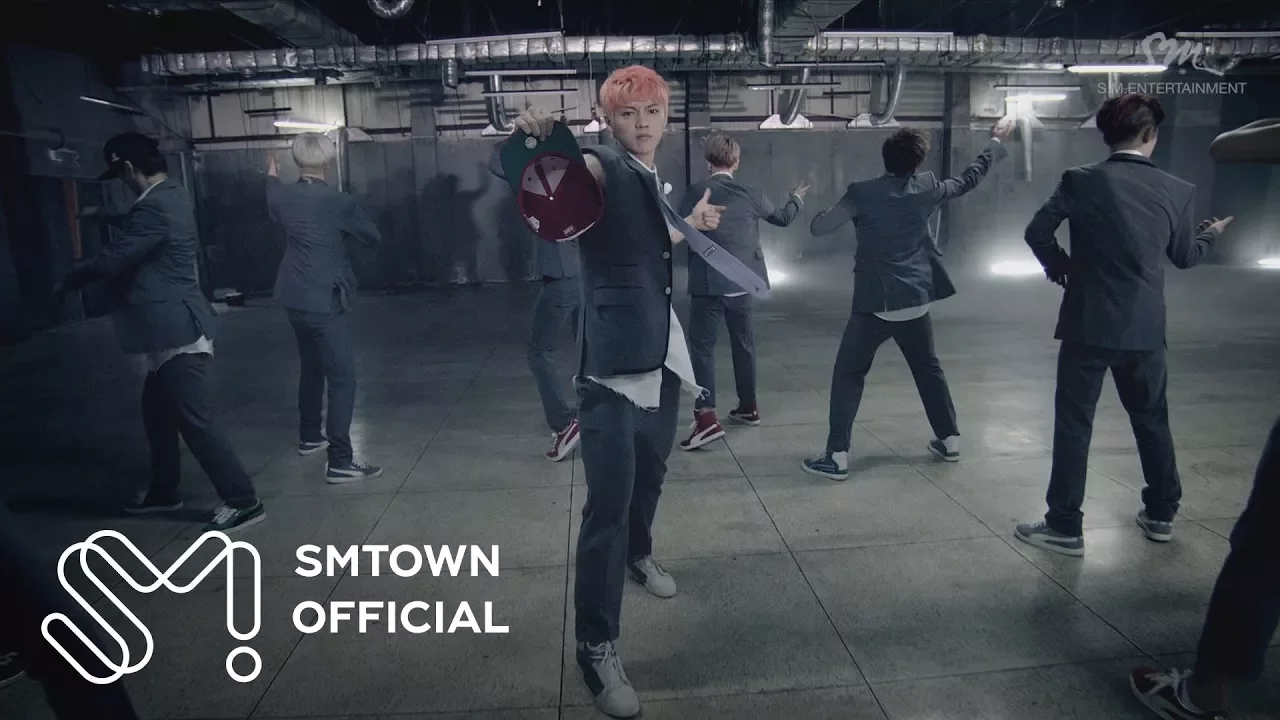 EXO 엑소 '으르렁 (Growl)' MV (Chinese Ver.) background