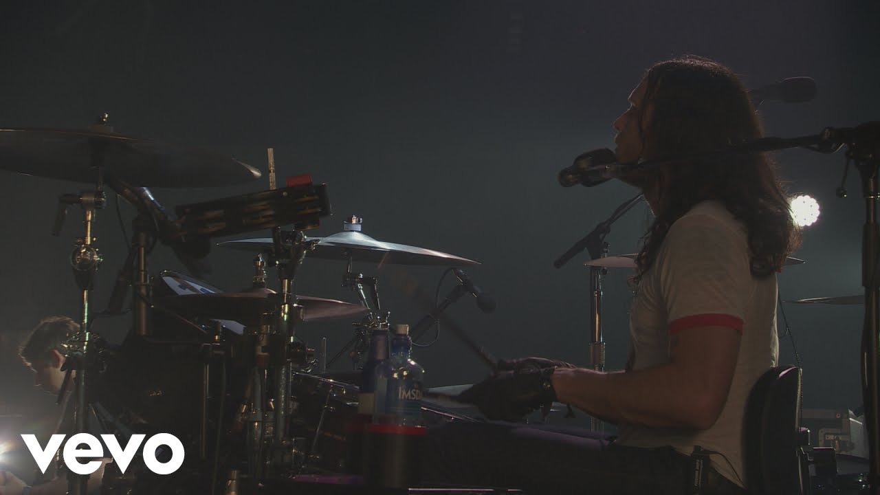 Kings Of Leon - Knocked Up (Live from iTunes Festival, London, 2013) background