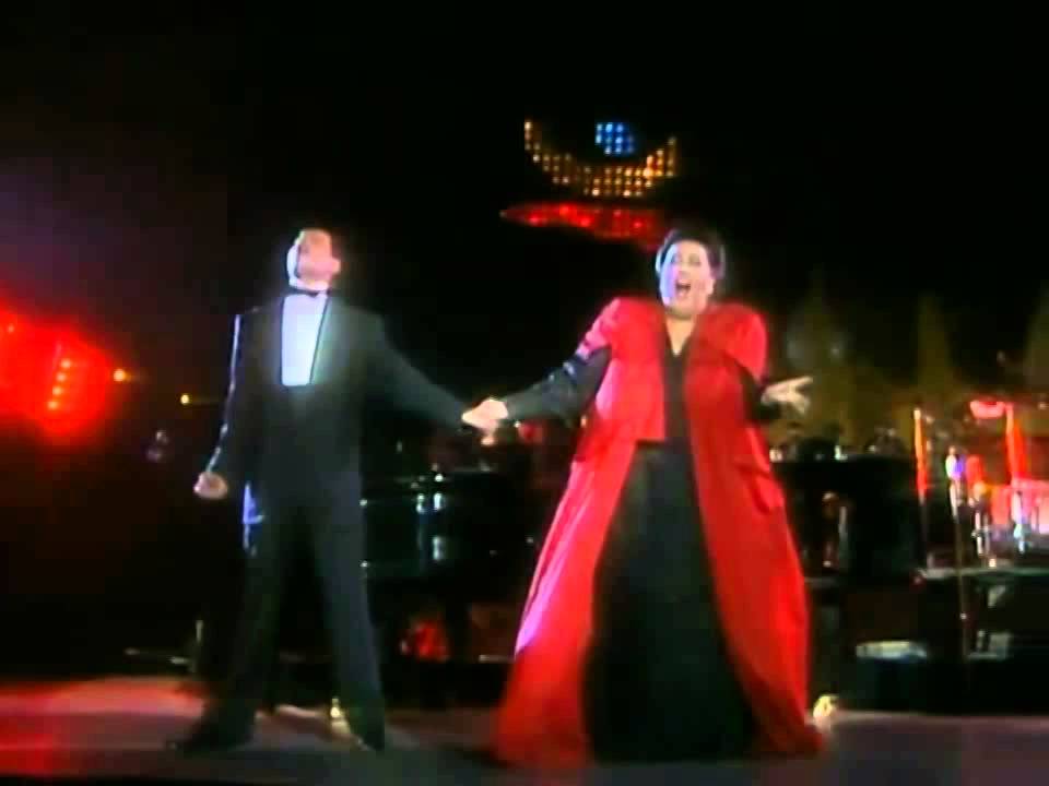 Freddie Mercury & Montserrat Caballé - How Can I Go On (Barcelona) background