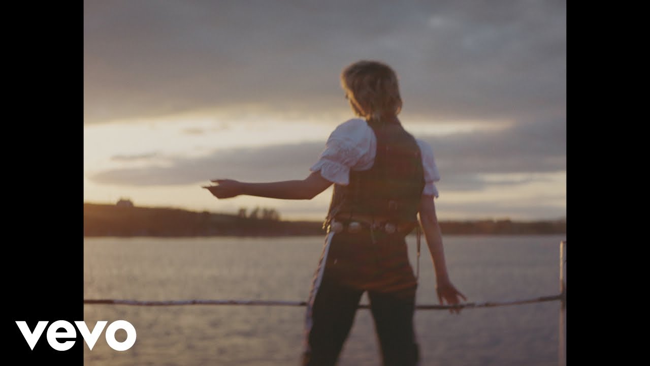 MØ, Diplo - Sun In Our Eyes (Official Video) background