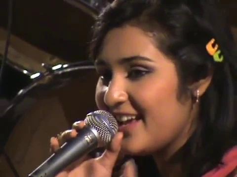 Aap ki nazroo nay samjha Pyar k qabil Mujhy by Sara Raza Khan background