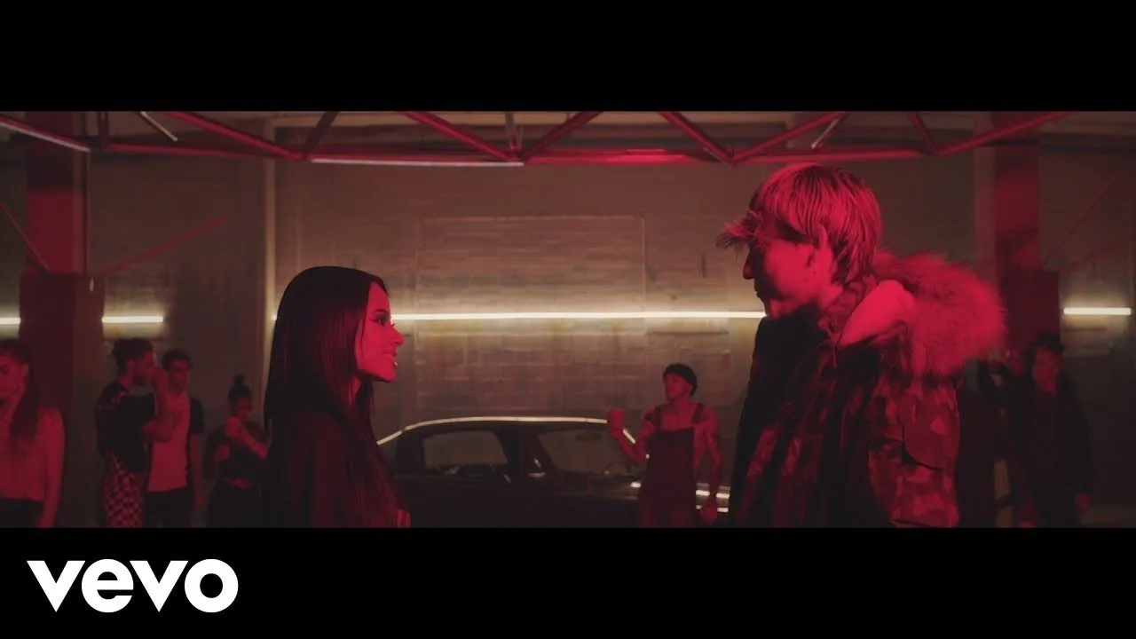 Becky G, Paulo Londra - Cuando Te Besé (Official Video) background