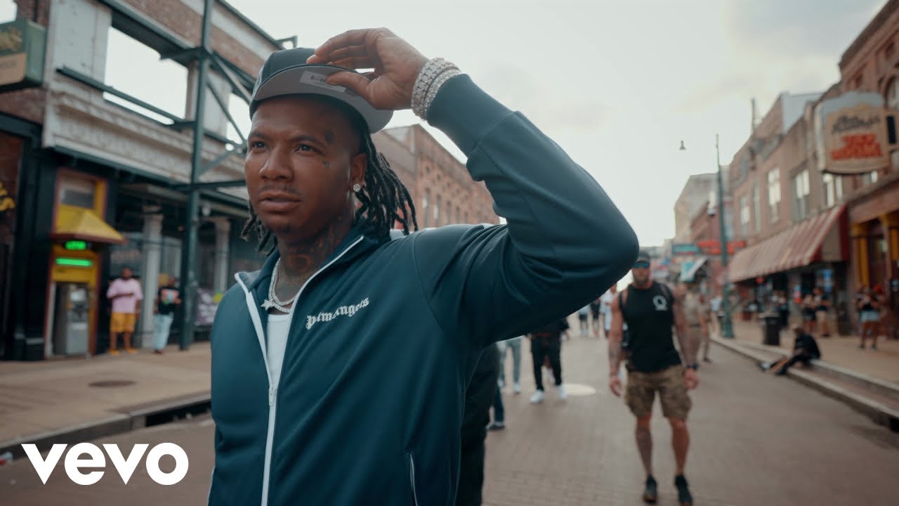 Moneybagg Yo - Nun Like Me (Official Music Video) background