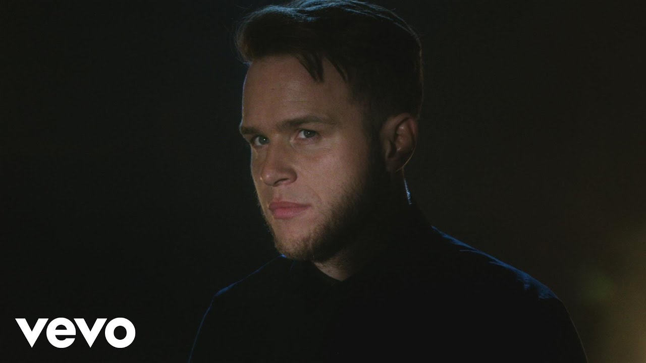 Olly Murs - Kiss Me (Official Video) background