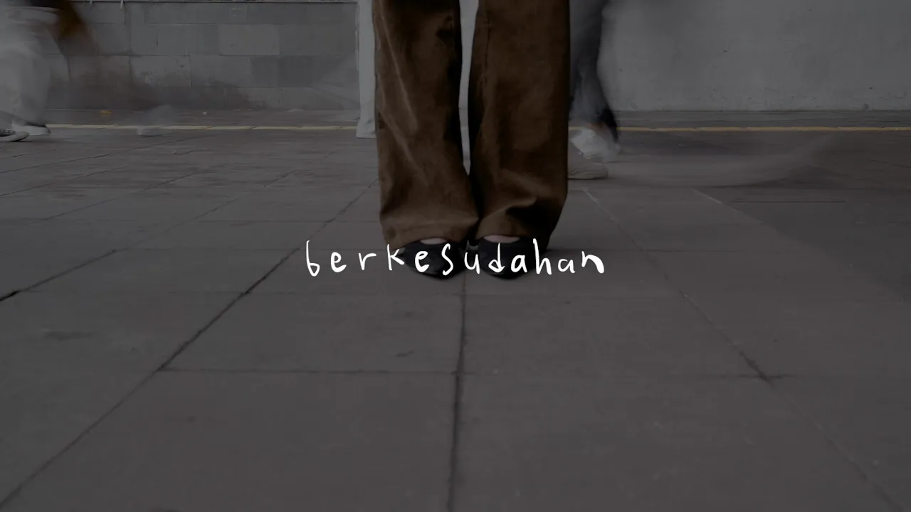 Berkesudahan - Feby Putri (Official Lyric Video) background