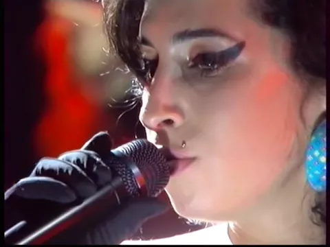 Amy Winehouse I Love You More Than You'll Ever Know (Inédit RARE) Cover BEST PERFORMANCE EVER LIVE background