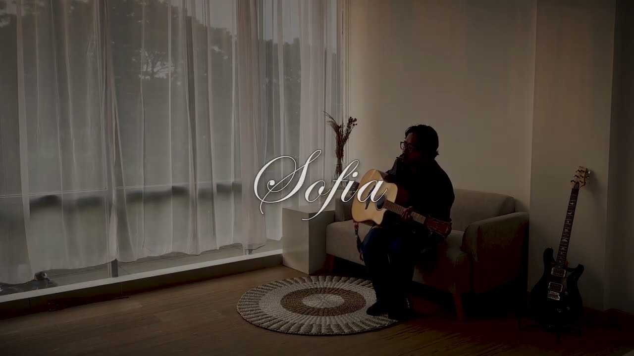 Rio Clappy - Sofia (Official Lyric Video) background