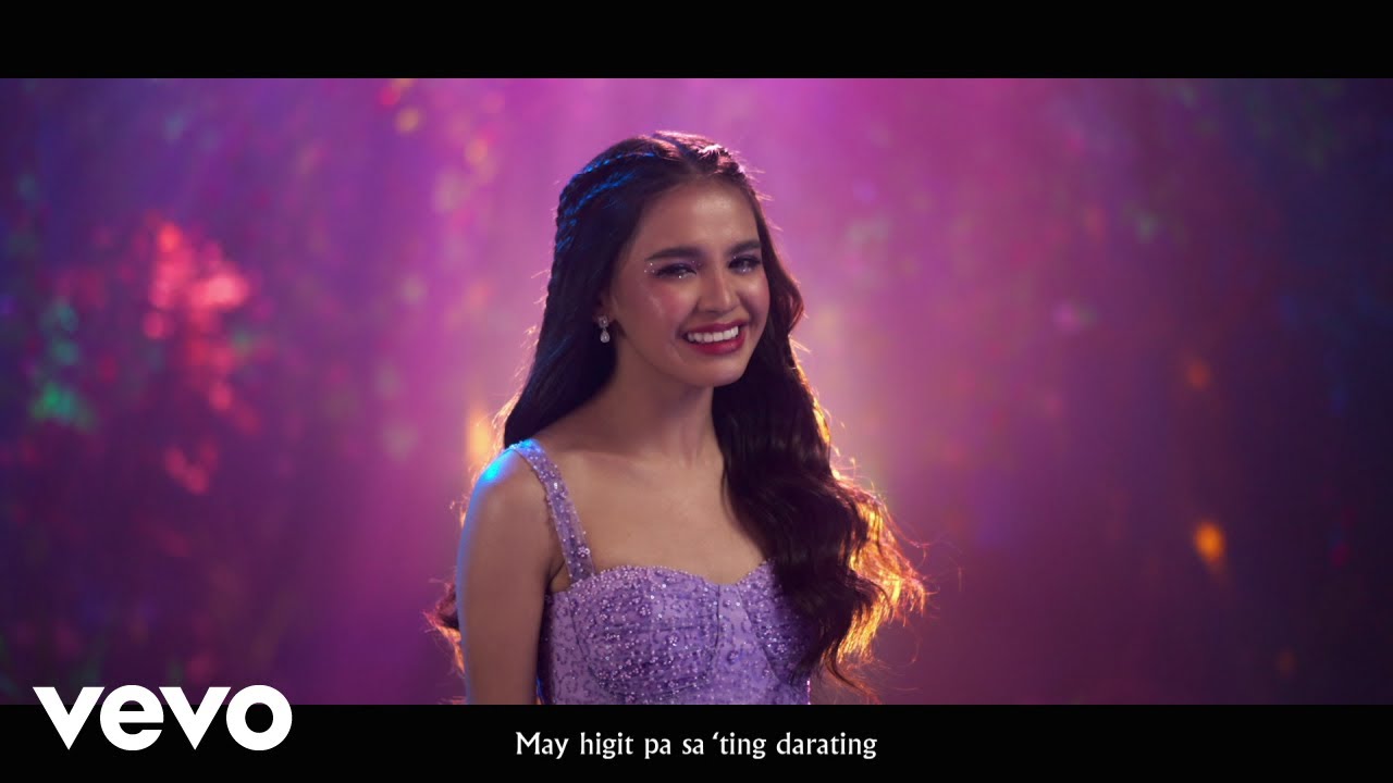Zephanie - Aking Hiling background