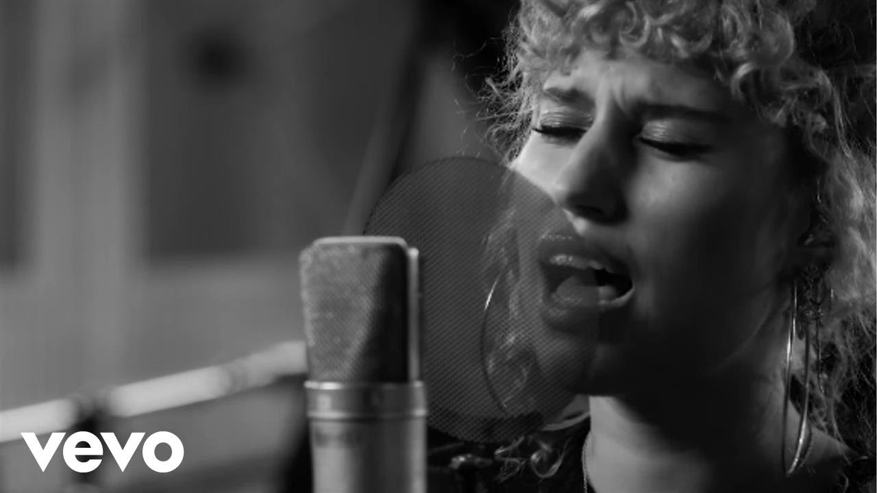 Jonas Blue - By Your Side ft. RAYE (Abbey Road Live Version) background