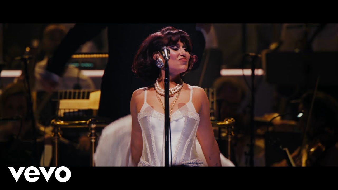 RAYE - Oscar Winning Tears. (Live at the Royal Albert Hall) background
