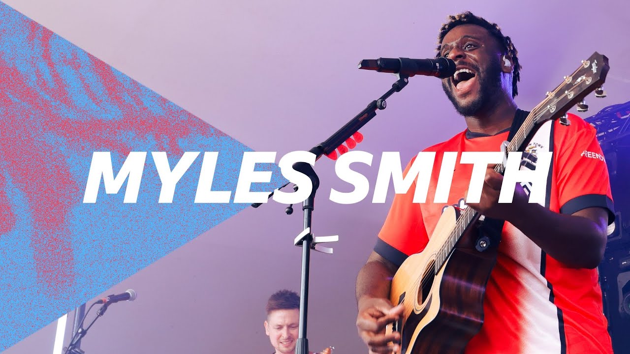 Myles Smith - Stargazing (BBC Introducing at Radio 1's Big Weekend 2024) background