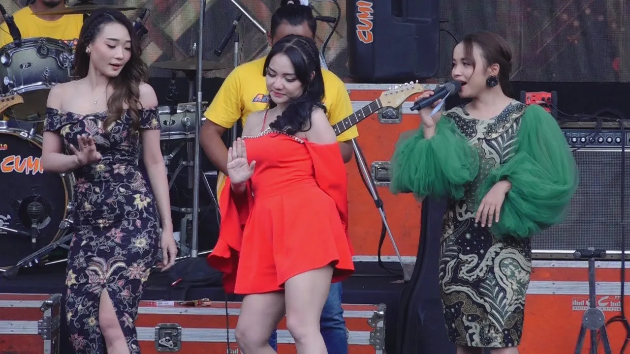TERLALU SAYANG - TASYA ROSMALA FEAT OM' ADELLA| MASIH DI HAJATAN RASA KONSER TEH ITA PUNCLUT BANDUNG