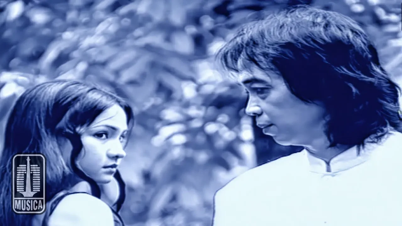 Chrisye - Pelangi (Official Music Video) background