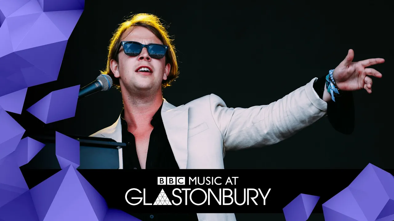 Tom Odell - Another Love (Glastonbury 2019) background