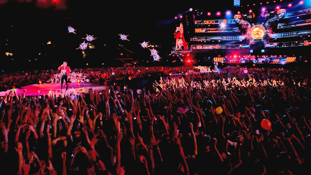Muse - Starlight - Live At Rome Olympic Stadium background