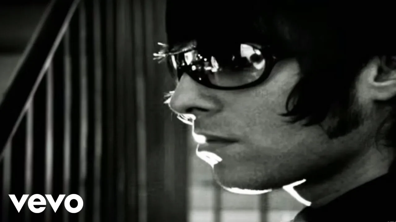Oasis - The Hindu Times (Official Video) background