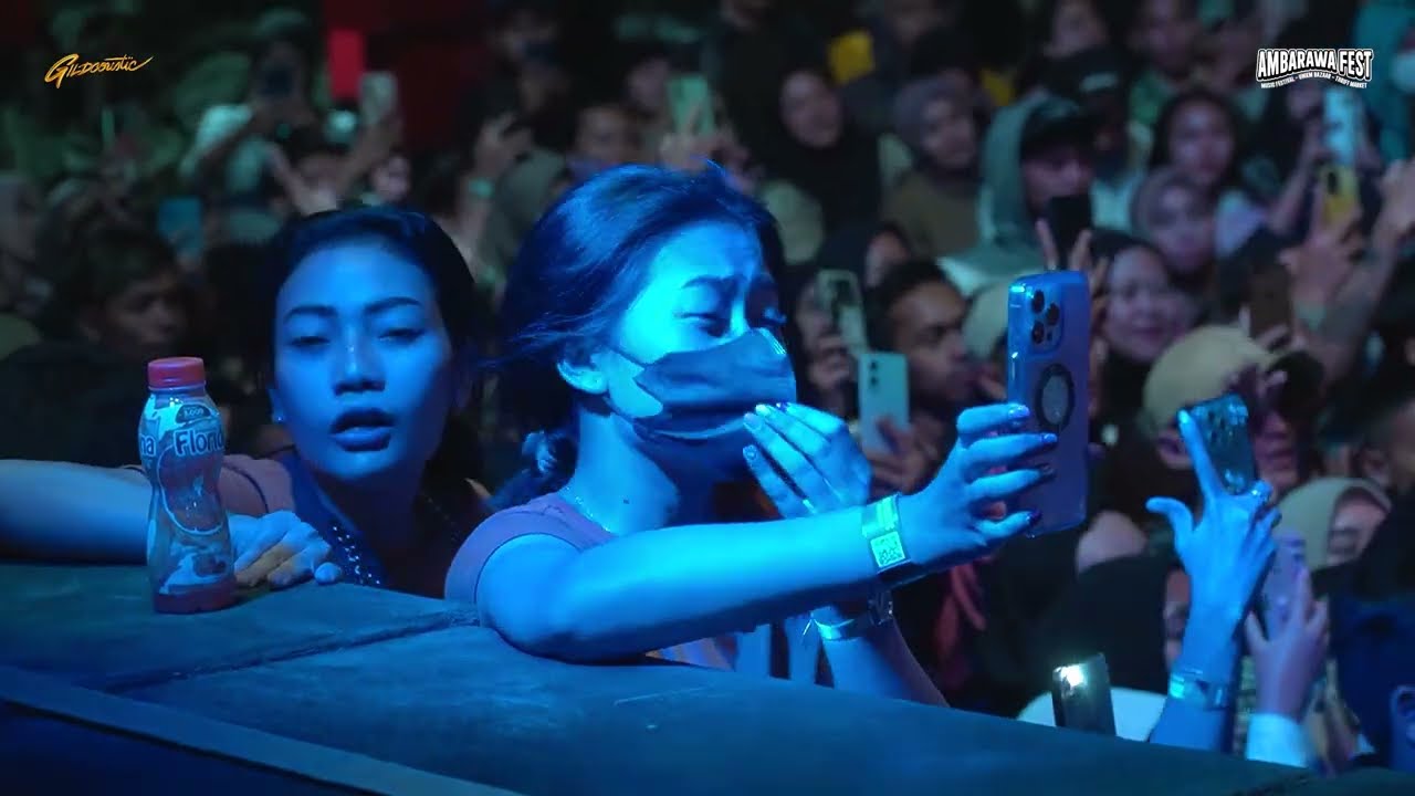 Aku Ikhlas x Yowes Modaro - Gilga x Gildcoustic at Palagan Ambarawa | AMBARAWA FEST 2023 background