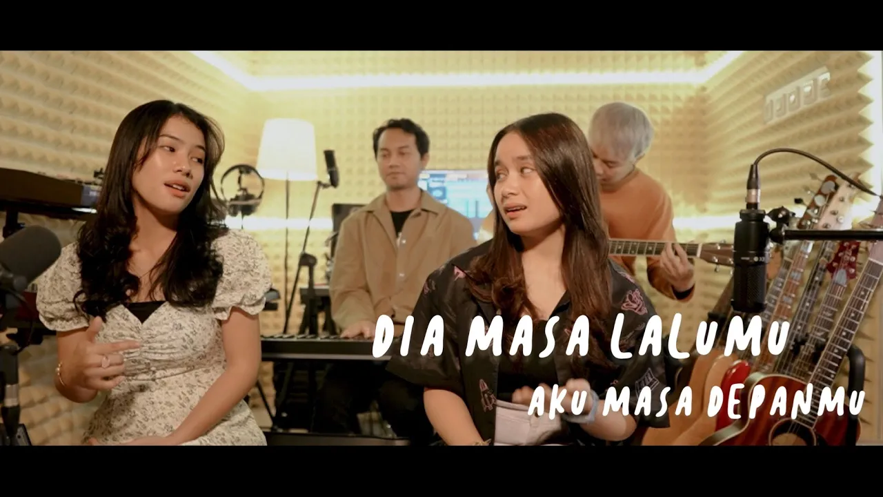 Dia masa lalumu,aku masa depanmu - Vionita feat Chintya Gabriella background