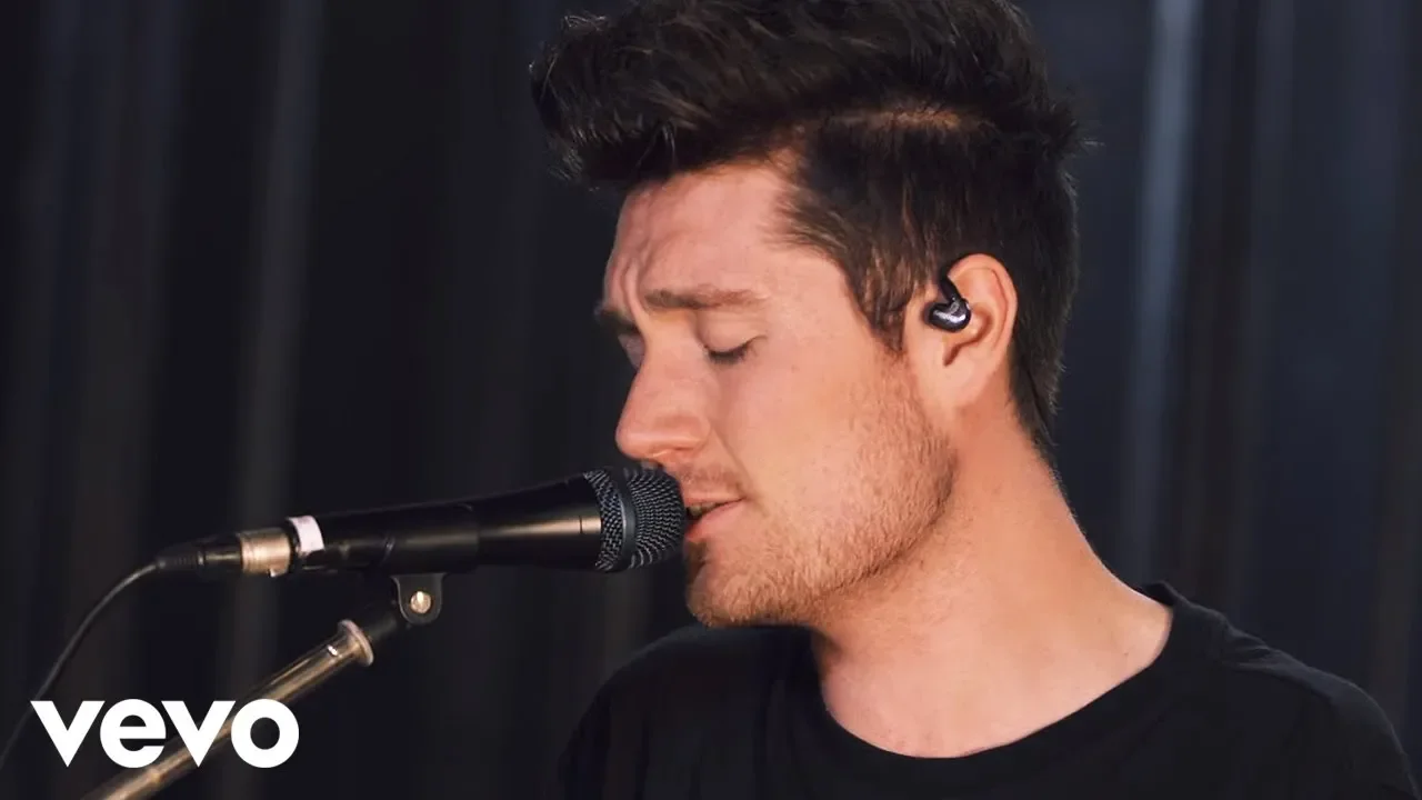 Bastille - Things We Lost In The Fire (Live From Queens' College Cambridge) background