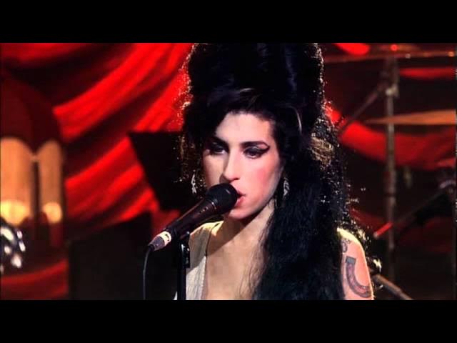 Amy Winehouse - You know I'm no good. Live in London 2007 background