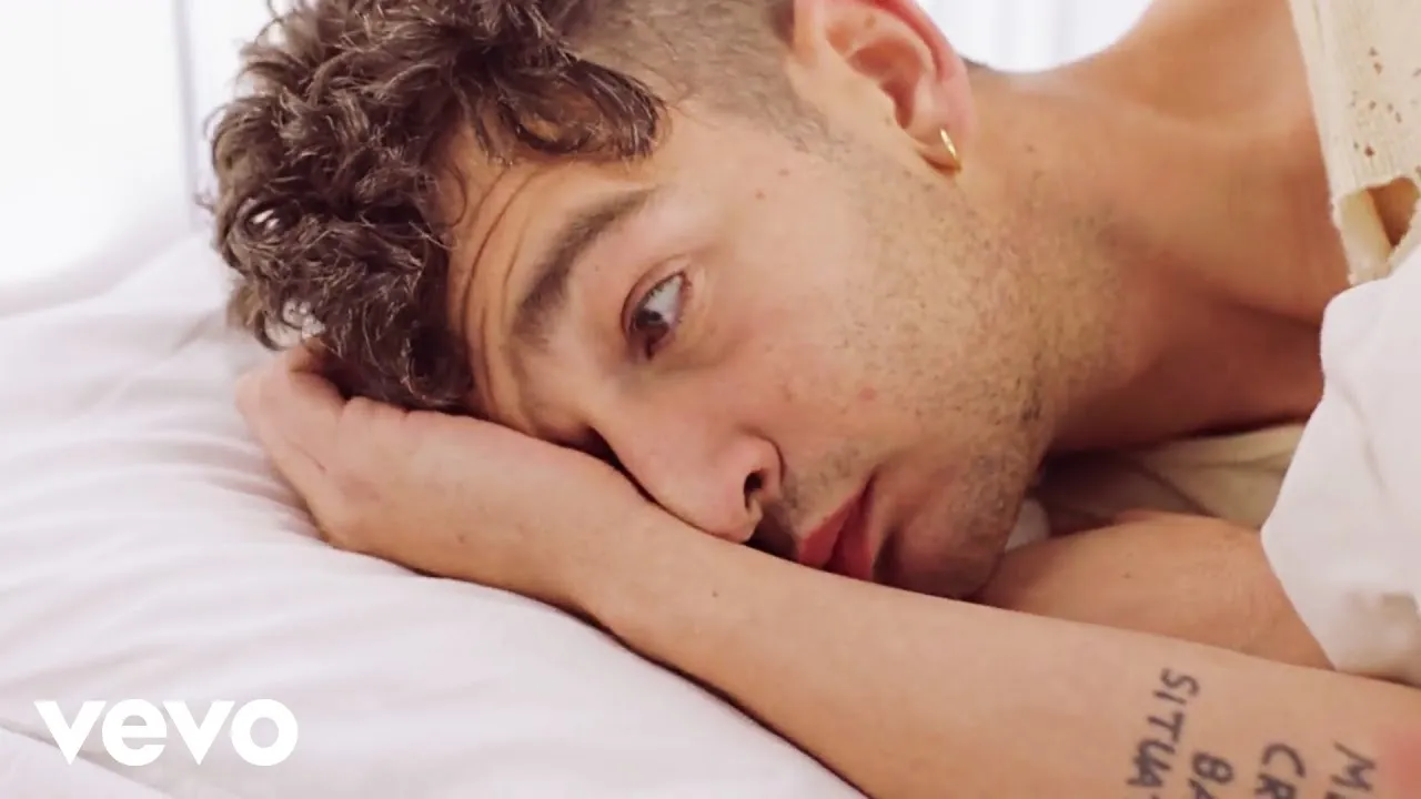 The 1975 - Sincerity Is Scary (Official Video) background