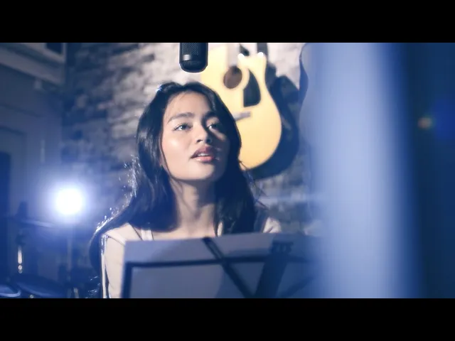 Wake Me Up When September Ends - Green Day | VIVOREE background