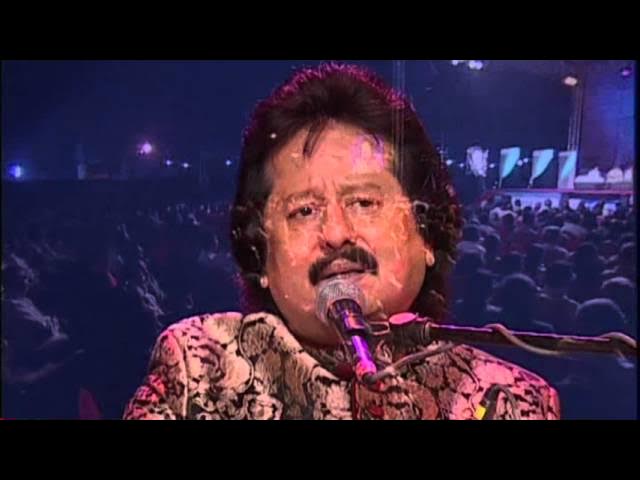 'Jiyen To Jiyen Kaise Bin Aapke...' sung by Pankaj Udhas background