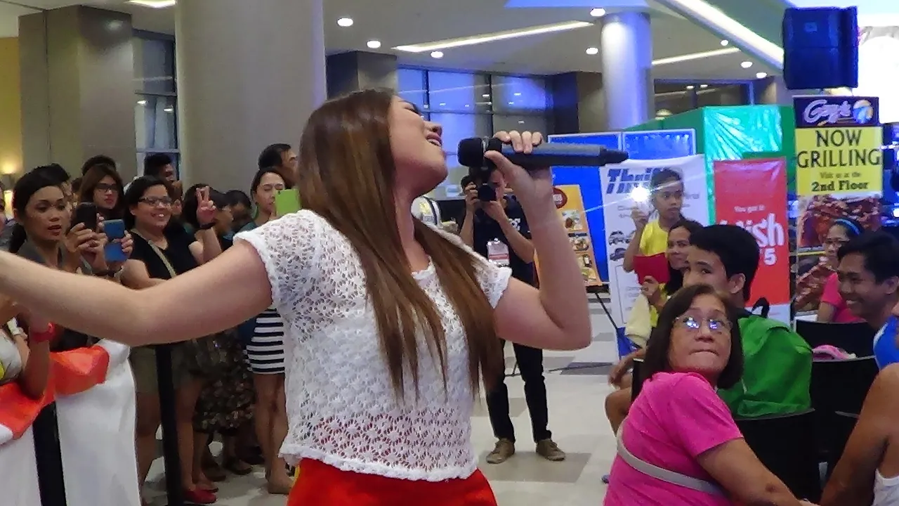 MORISSETTE AMON - Love On Top (Robinsons LP LIVE!) background