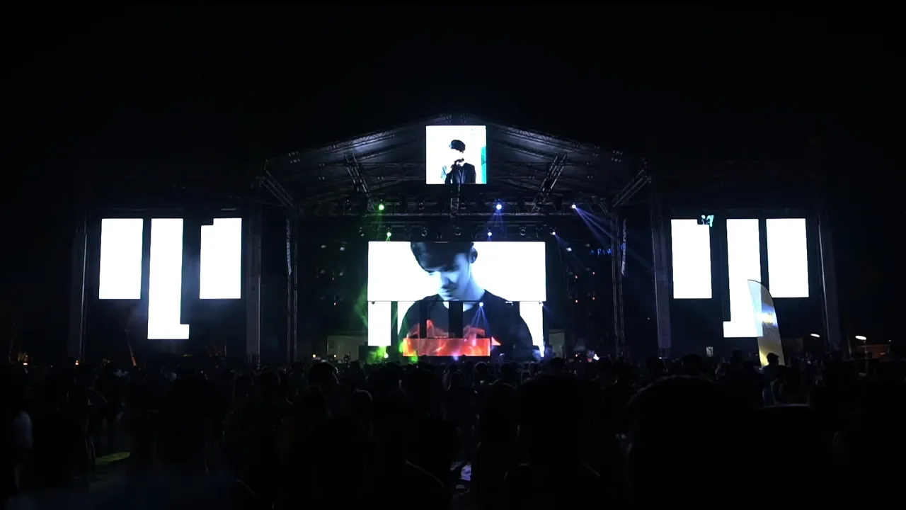Alffy Rev (Exclusive) LIVE in Singapore ( Skechers Sundown Festival) background