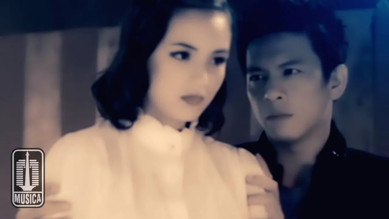 NOAH - Tak Lagi Sama (Official Music Video) background