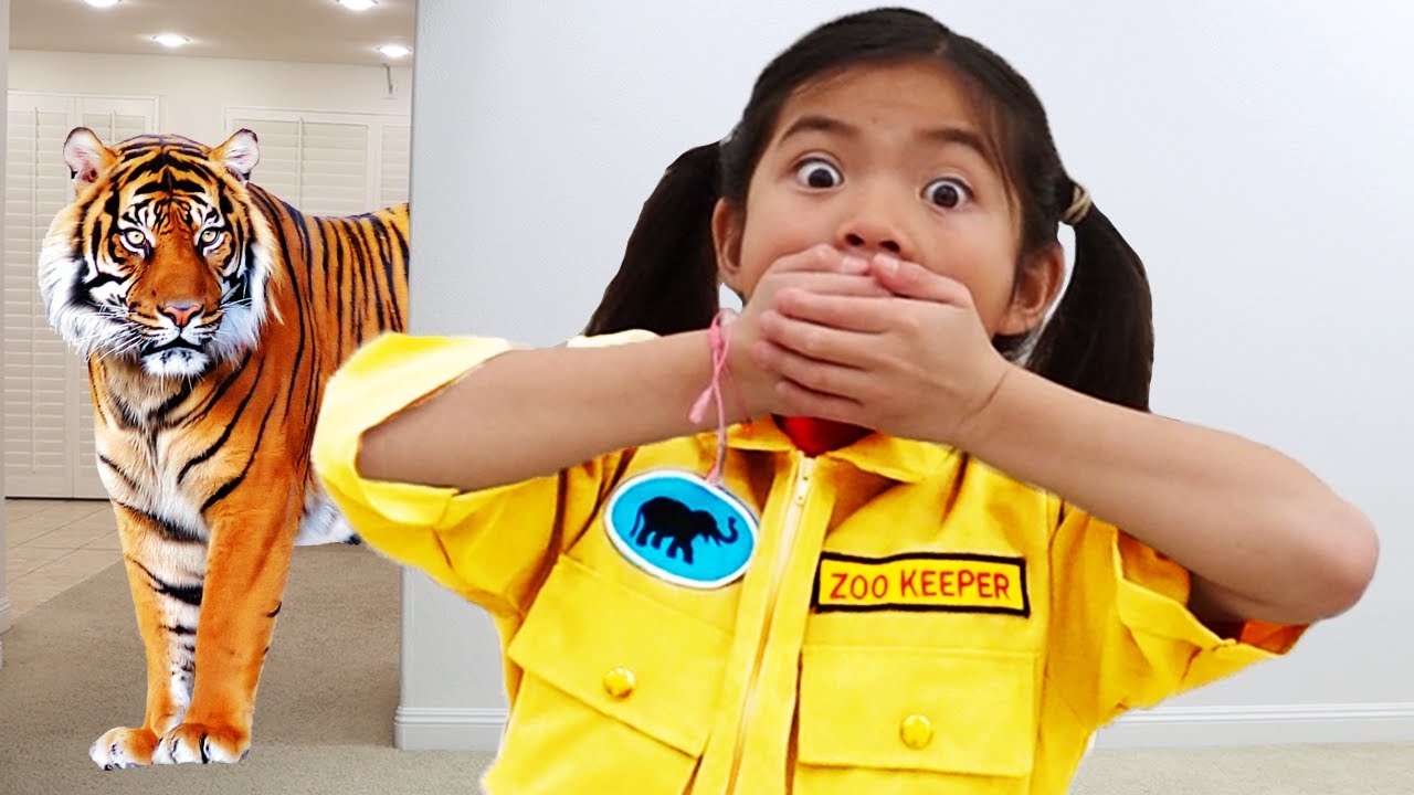 Emma and Andrew Learns about Animals and Animal Names for Kids | Fun Educational Pretend Play Video background