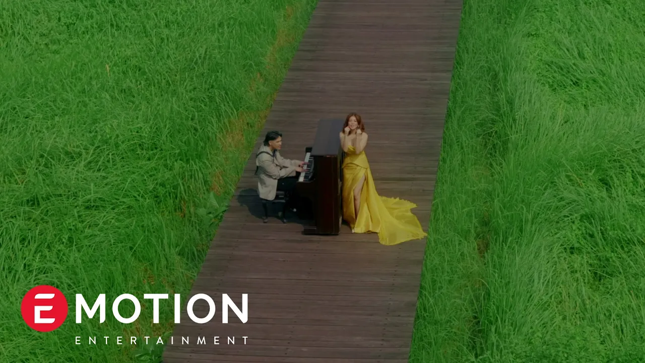 Agatha Suci (feat. Adrian Khalif) - Aku Cinta Padamu (Official Music Video) background
