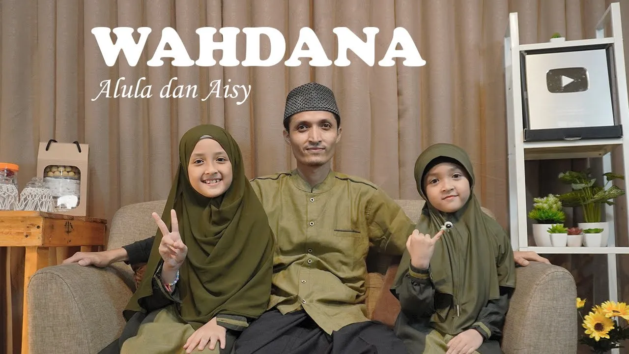 ALULA AISY - WAHDANA (COVER) background