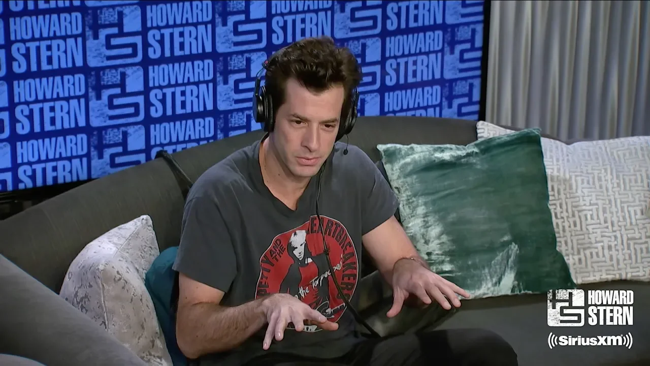 Mark Ronson Recalls the Amy Winehouse “Rehab” Studio Session background